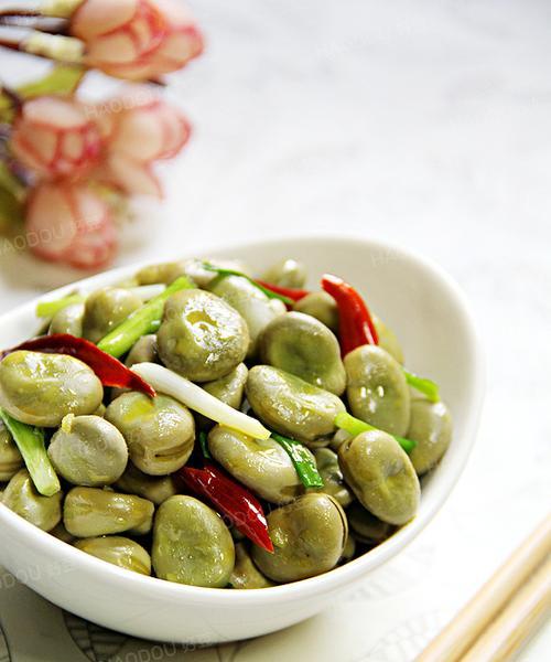 饭店油焖蚕豆的做法是什么？如何在家轻松复制？